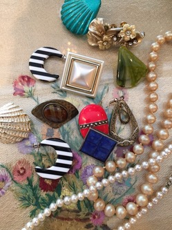 image6-vintage-jewery.JPG